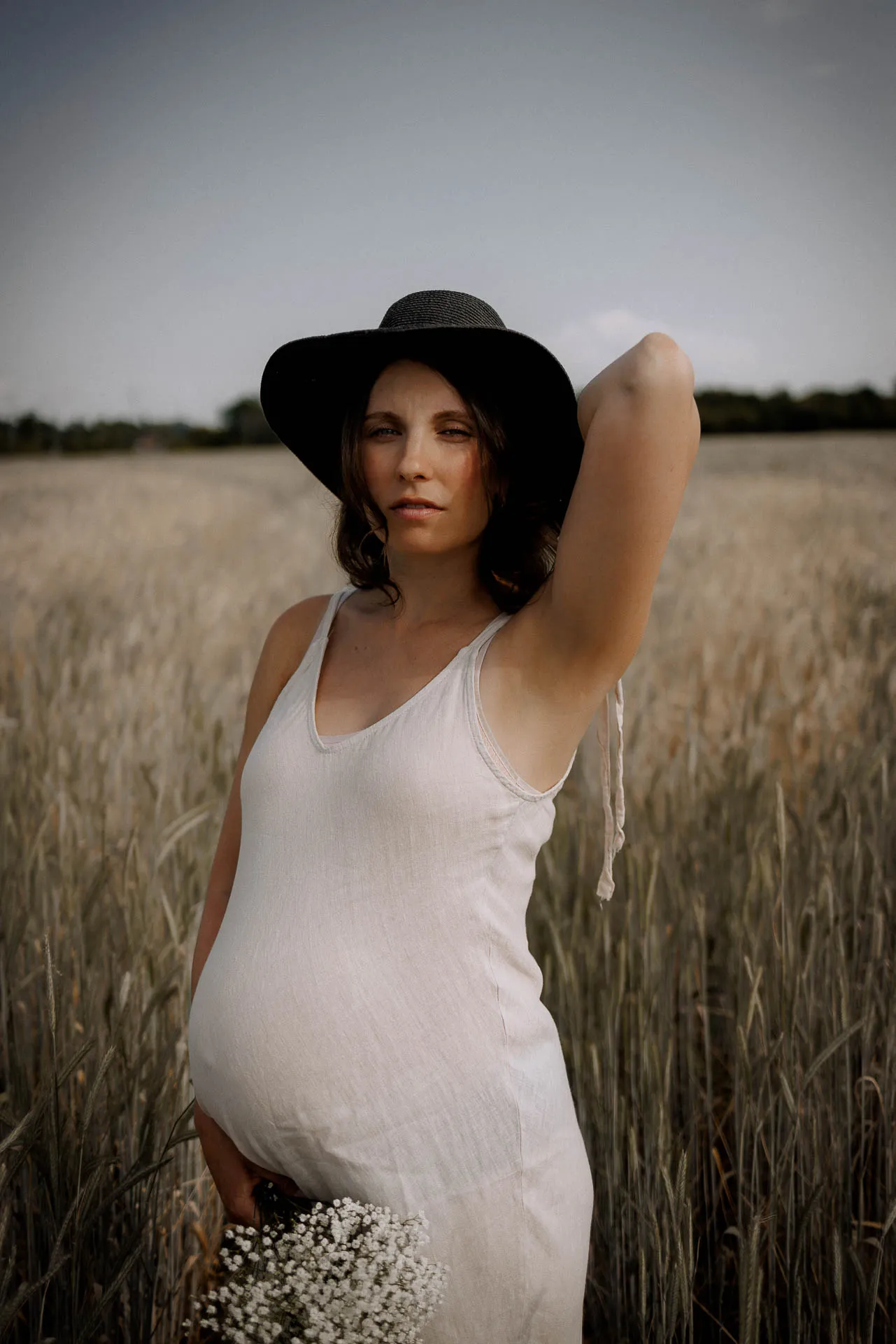 Moderne Schwangerschaftsfotografie mit künstlerischem Stil München