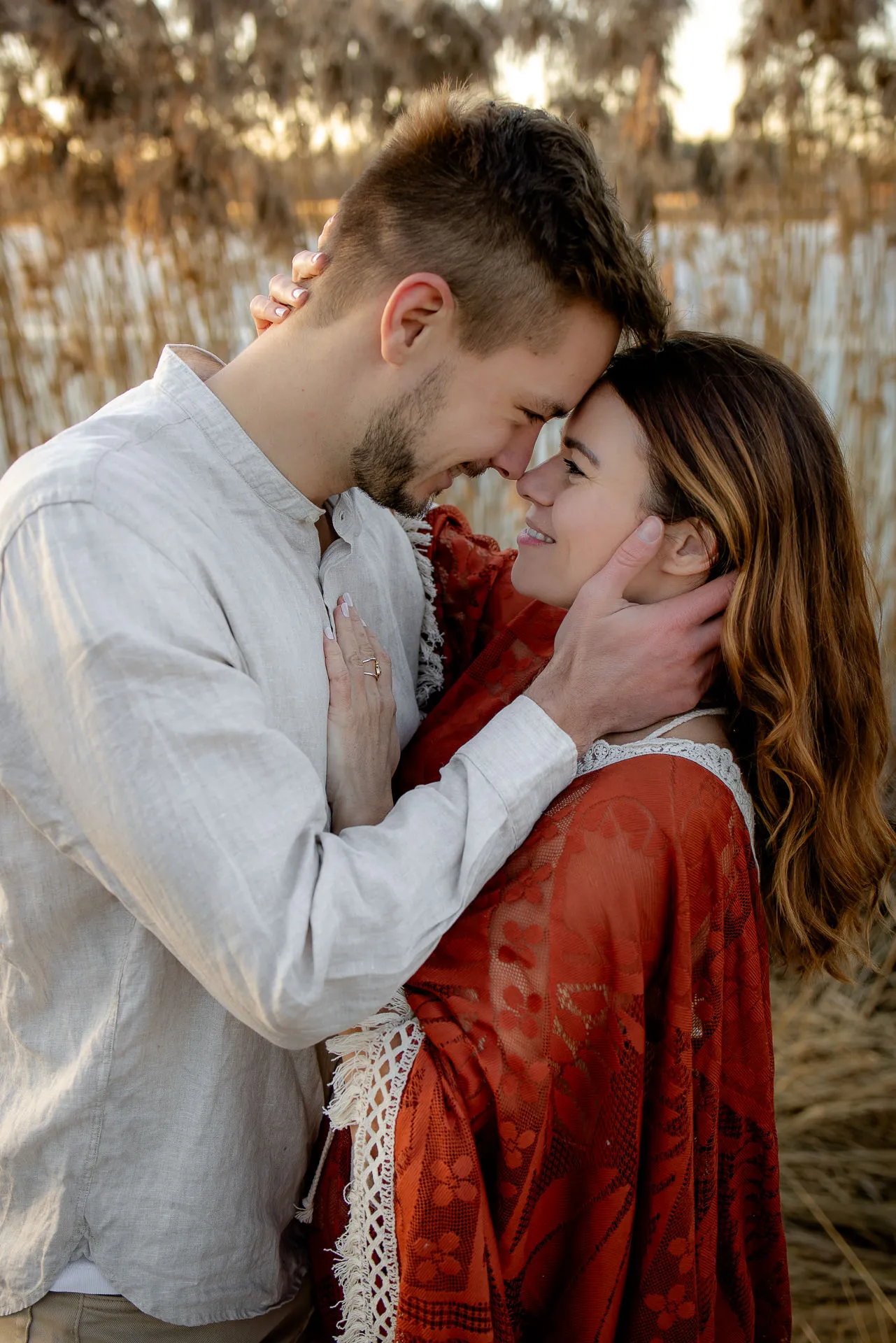 Kaltes Schwangerschaftsshooting mit schönem Licht München