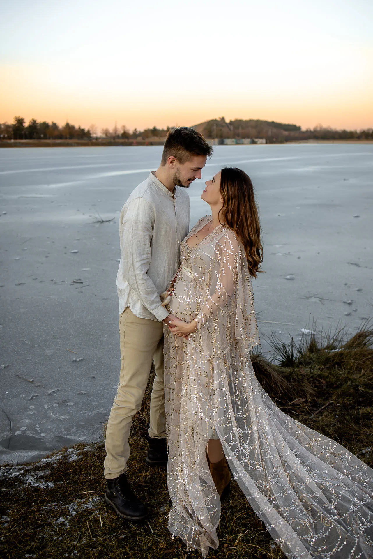Romantisches Babybauchfoto im Winter München Lena Dugnus