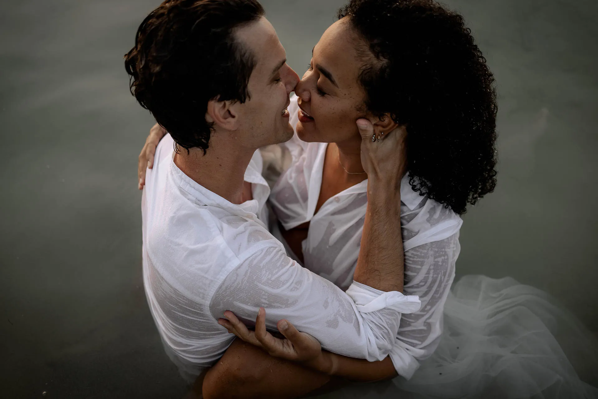 Sensual couple maternity shoot in lake Munich Lena Dugnus