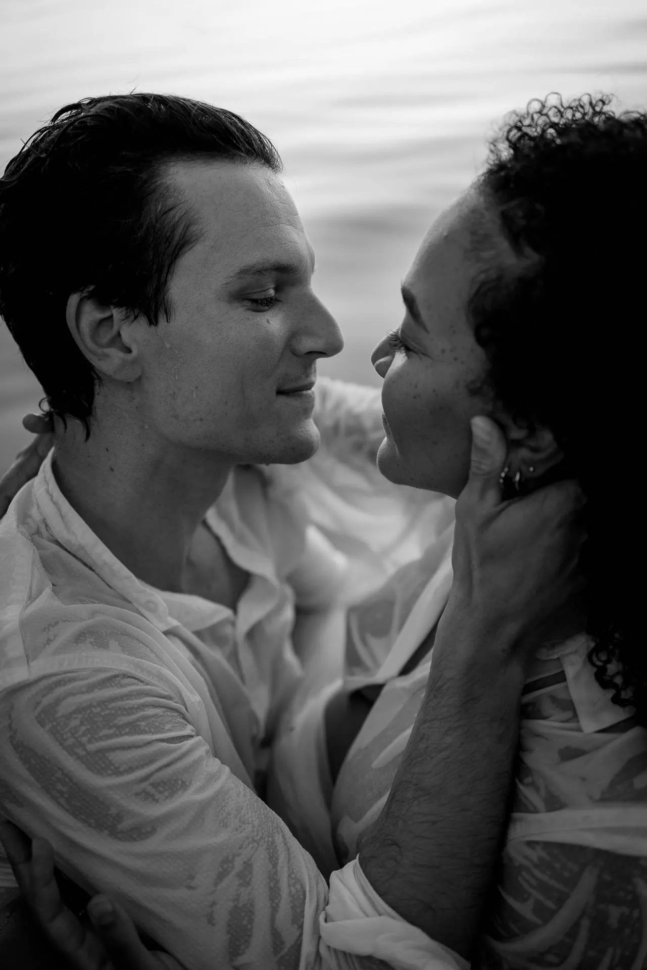 Modern water pregnancy photo Munich by Lena Dugnus Photography