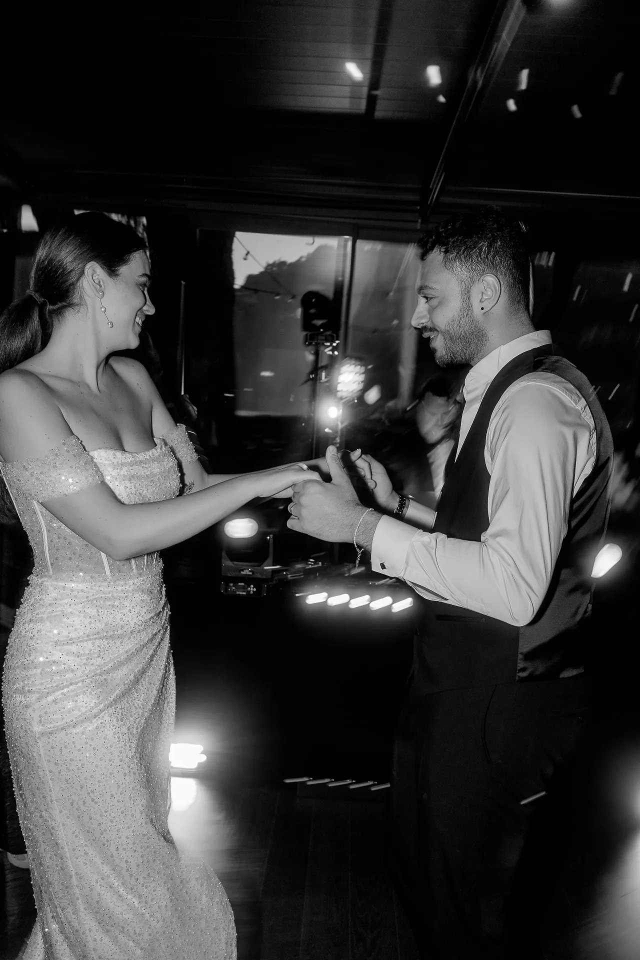 Wedding couple first dance at Villa Balbiano wedding reception black and white