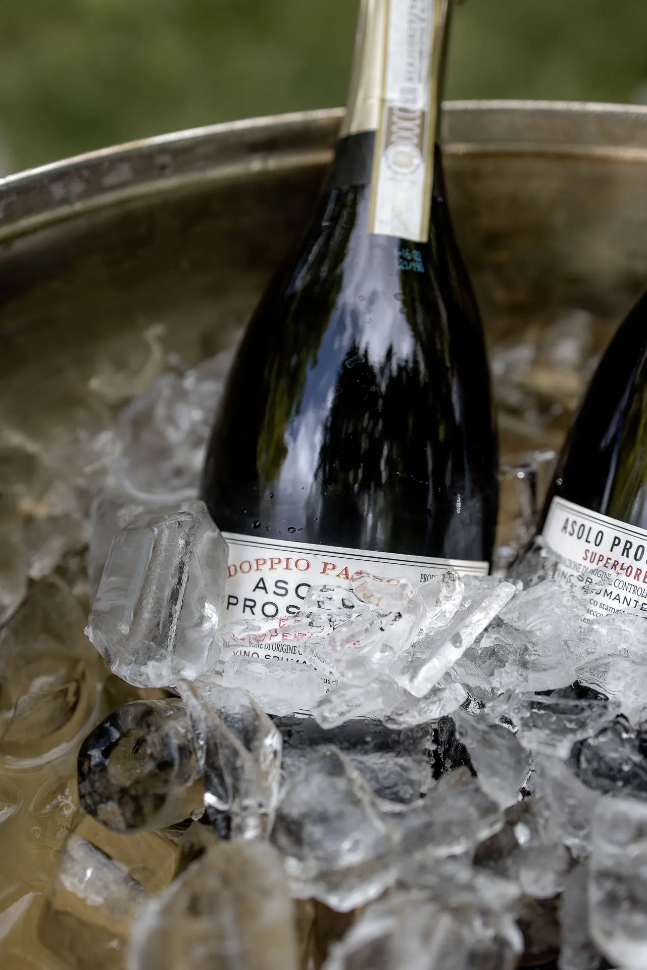 Prosecco in ice bucket – wedding detail
